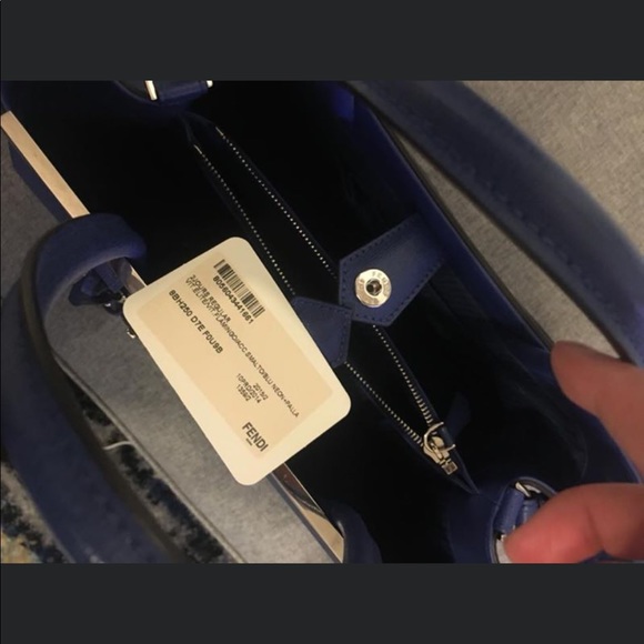 FENDI Textured Calfskin Medium 2Jours Tote - Picture 6 of 8